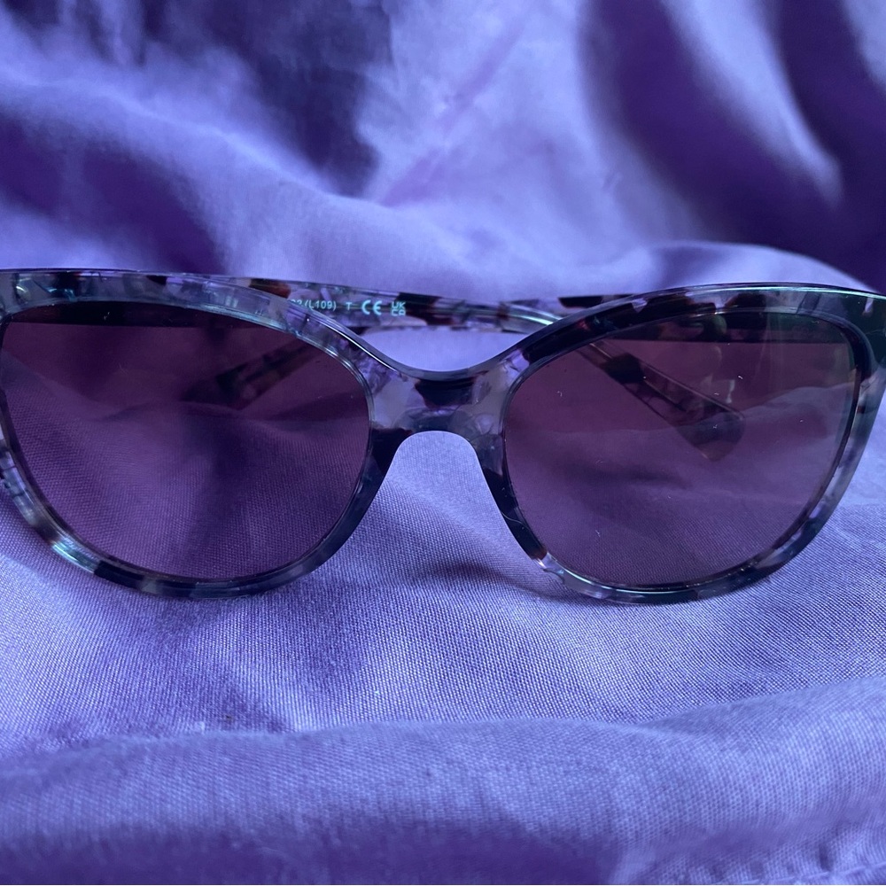 COACH HC8132 55488H Cat Eye Purple Tortoise Burgundy Grad 57 Women's Sunglasses